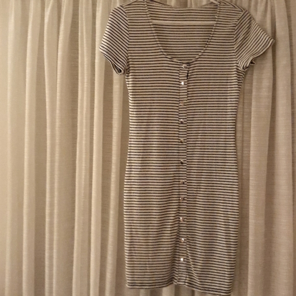 Dress - Picture 1 of 3